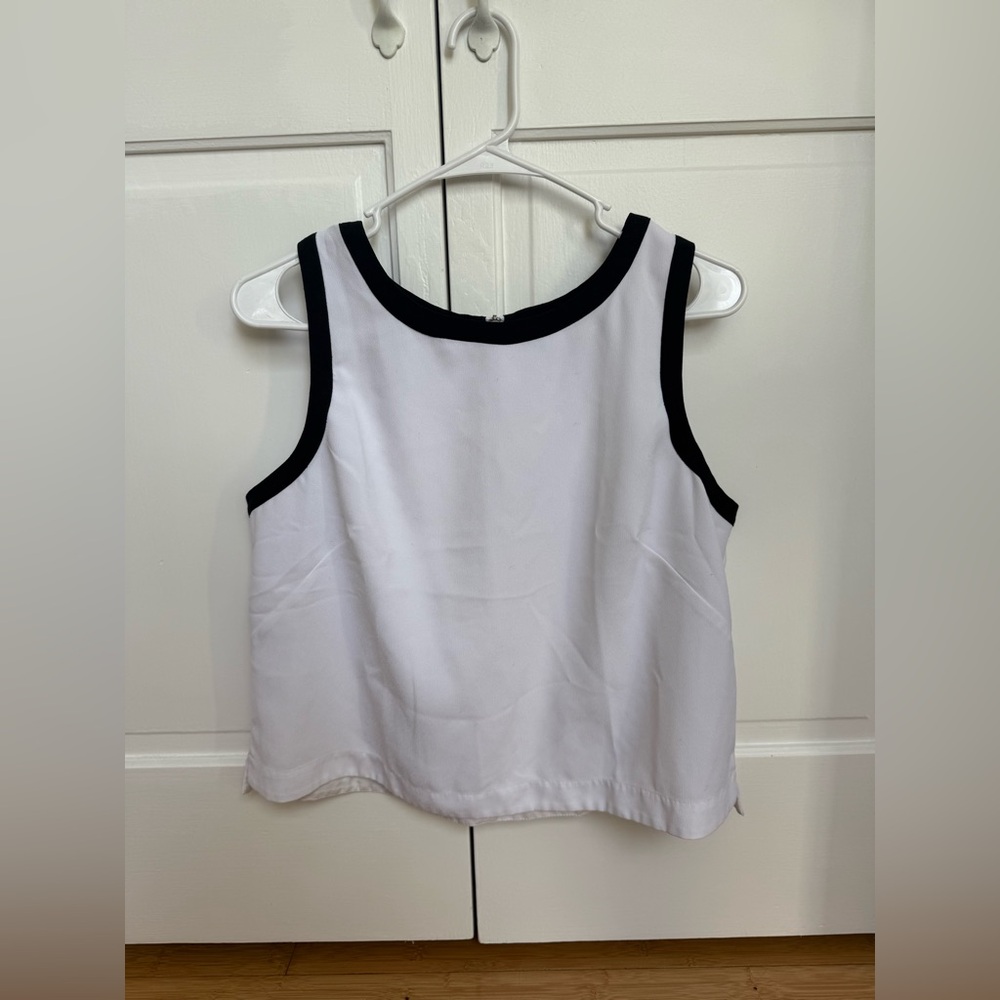 White House Black Market White and Black Top